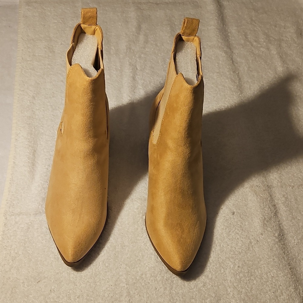 J.Adams Shoes Andi Nude Suede Chelsea Ankle Boot Pointed Toe Women‎ 9.5